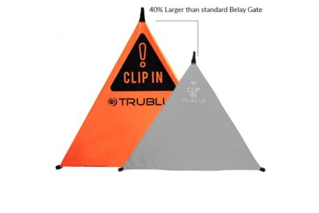 De TRUBLUE XL Belay Gate is een eenvoudige manier om het juiste gebruik van automatische zekeringsapparaten te versterken en het risico op klimfouten te minimaliseren.