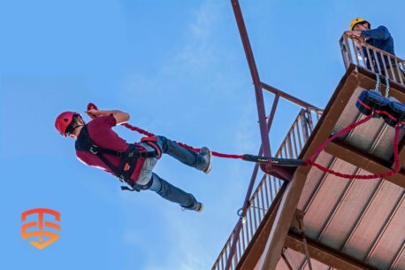 De adrenalinepompende FlightLine Free Fall is perfect voor kermissen, kermissen, themaparken, pretparken en avonturenparken.