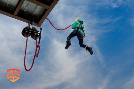 De adrenalinepompende FlightLine Free Fall is perfect voor kermissen, kermissen, themaparken, pretparken en avonturenparken.
