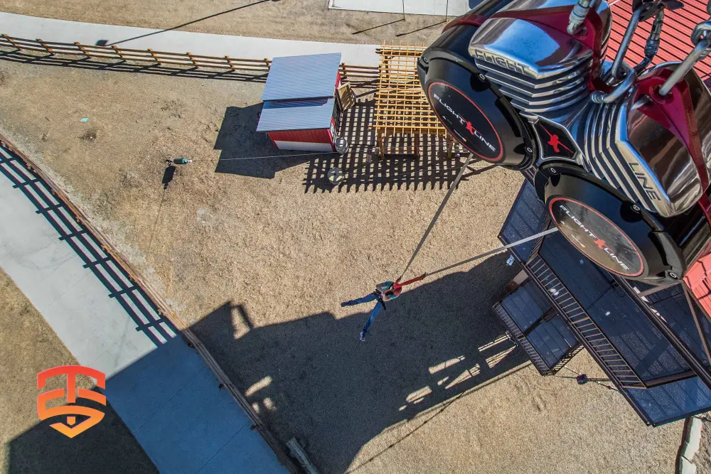 De adrenalinepompende FlightLine Free Fall is perfect voor kermissen, kermissen, themaparken, pretparken en avonturenparken.