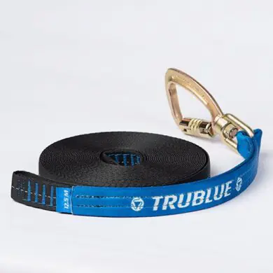 De TRUBLUE iQ Auto Belay is uitgerust met verbeterde, bredere banden die in het veld door de eigenaar kunnen worden vervangen met behulp van de Replacement Webbing.
