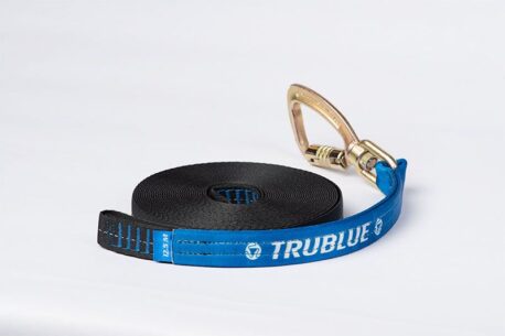 Das TRUBLUE iQ-Selbstsicherungsgerät ist mit einem verbesserten, breiteren Gurtband ausgestattet, das vor Ort vom Besitzer mit dem Ersatzgurtband ersetzt werden kann.