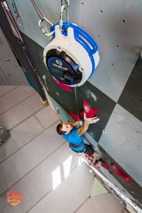 The TRUBLUE Speed ​​auto belay has the same reputation for reliability and quality as the TRUBLUE auto belay, but is designed specifically for competition and speed climbing training.