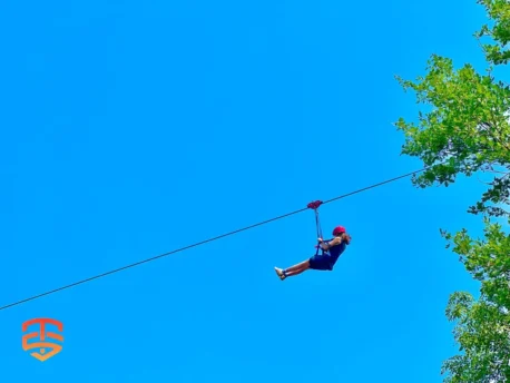 Seilbahn Sit Comfort Harness mit allen notwendigen Schlingen und Delta Maillons - Einfach bestellen!