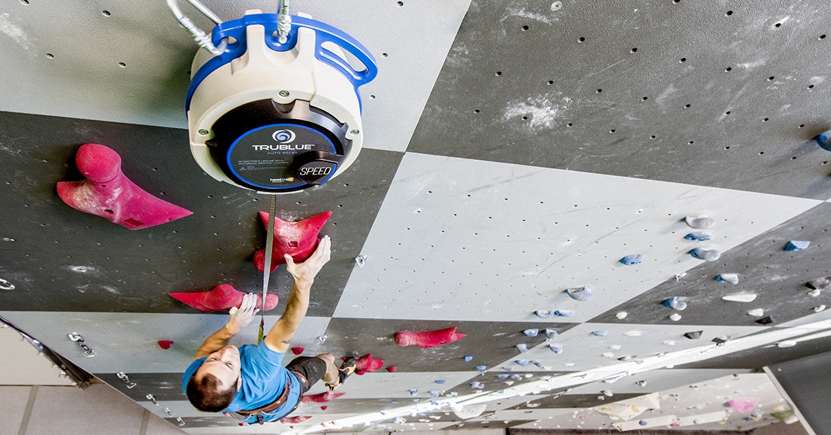 Boulder indoor: equipo, consejos de seguridad y boulder infantil