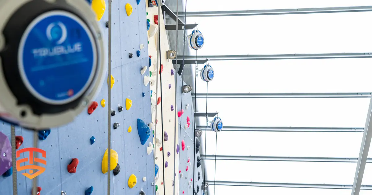 Gain a cost-based Competitive Advantage of an Auto Belay. Reduce staffing costs, increase throughput, and boost revenue by improving gym efficiency.