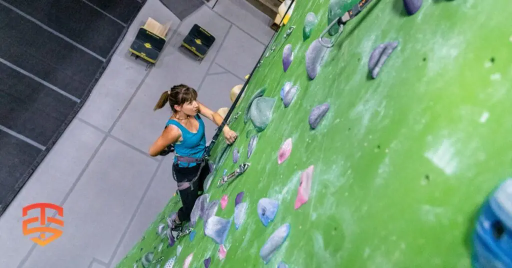 This complete guide to auto belays covers everything from the technology inside to the benefits for beginners, kids, and solo climbers.