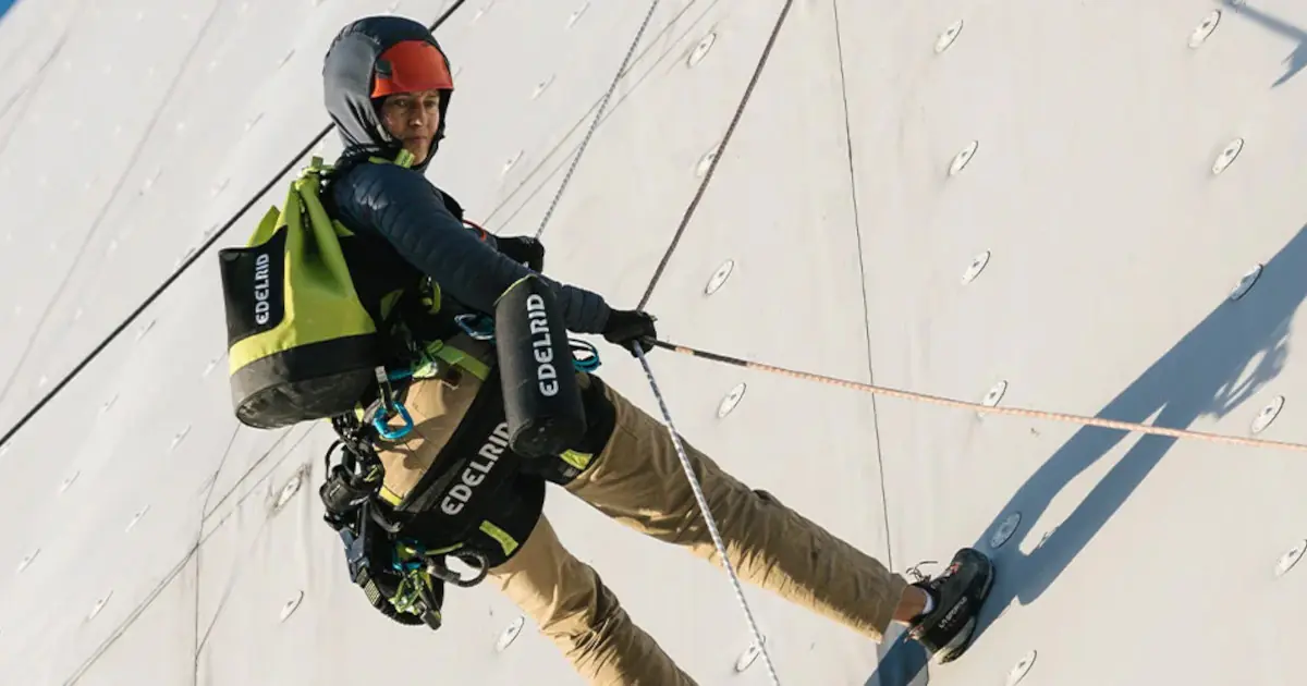 Setting new safety standards with our latest Edelrid novelties. Learn about the groundbreaking technology in our new rope access and rescue gear.