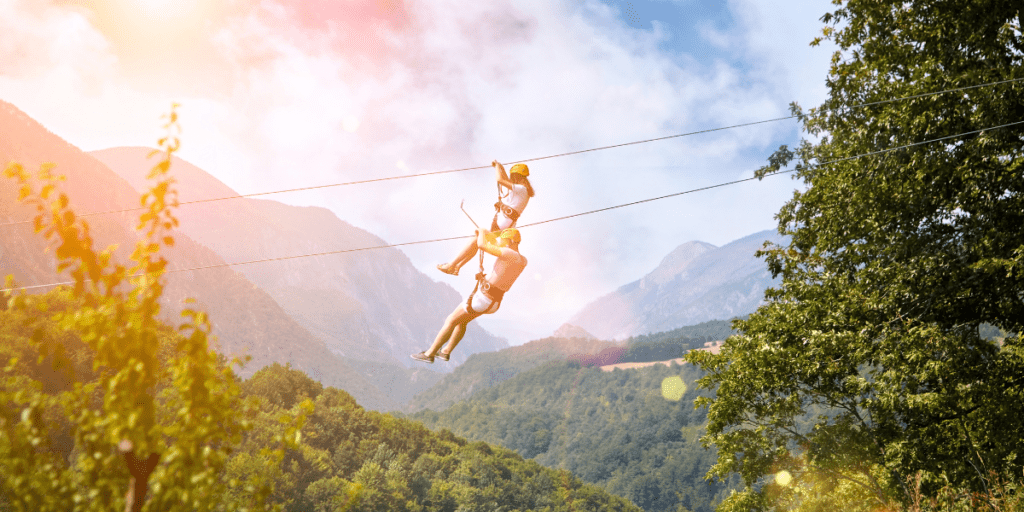 Een online reserveringssysteem is een aanrader voor een avonturenpark. Een reserveringssysteem helpt de bezoekersstroom te beheren en zorgt ervoor dat het park voldoende personeel en middelen heeft om een bepaald aantal bezoekers te verwerken.