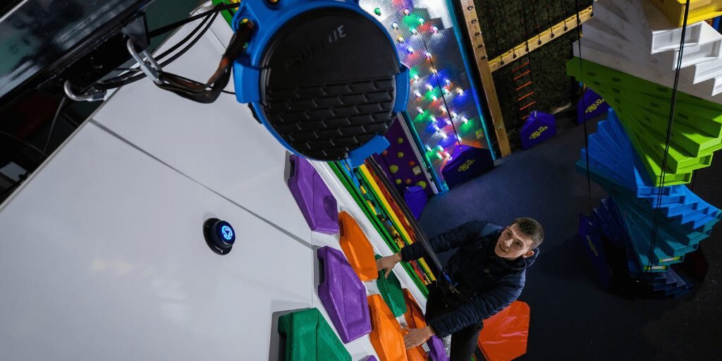 Escalada Liberada: Las cintas automáticas potencian la gamificación para escaladores de todos los niveles