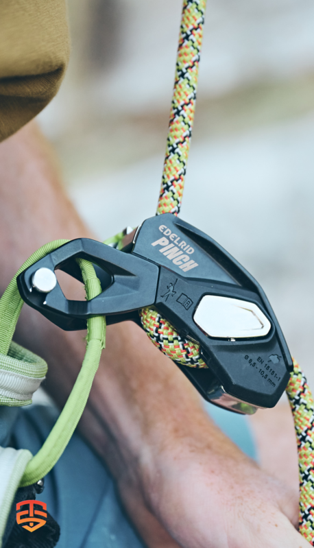 From beginners to experts, the Edelrid PINCH prioritizes safety for all. Automatic locking, instant fall arrest, risk management redefined.
