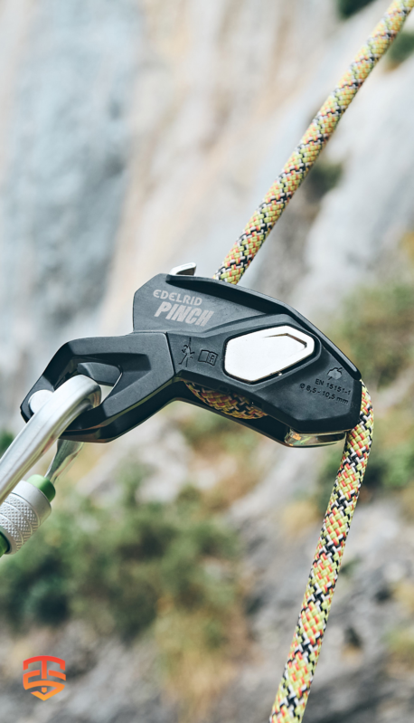 Increase park throughput, maximize profits. The Edelrid PINCH: Quick handling, efficient operations, happy customers.