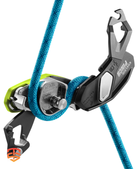 Take control with the Edelrid PINCH. Automatic belay device: Effortless descents, instant fall arrest, maximum peace of mind.