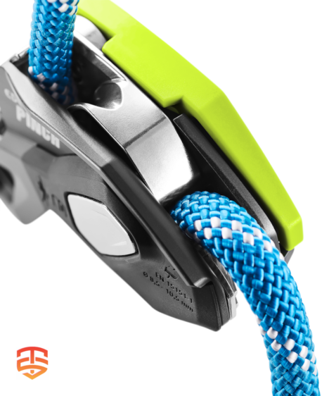 Revolutionize your belay experience. Edelrid PINCH: Intuitive controls, clear visuals, perfect for operators of all skill levels.