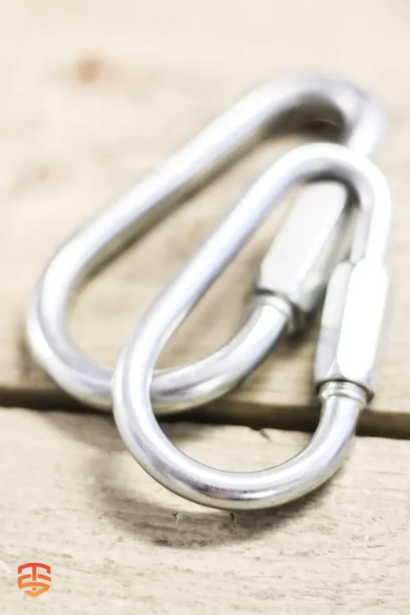 Experience unmatched security with our Quick Link Pear Shape Carabiner 12mm. Galvanized steel, screwgate lock, and 44kN strength. Shop now!